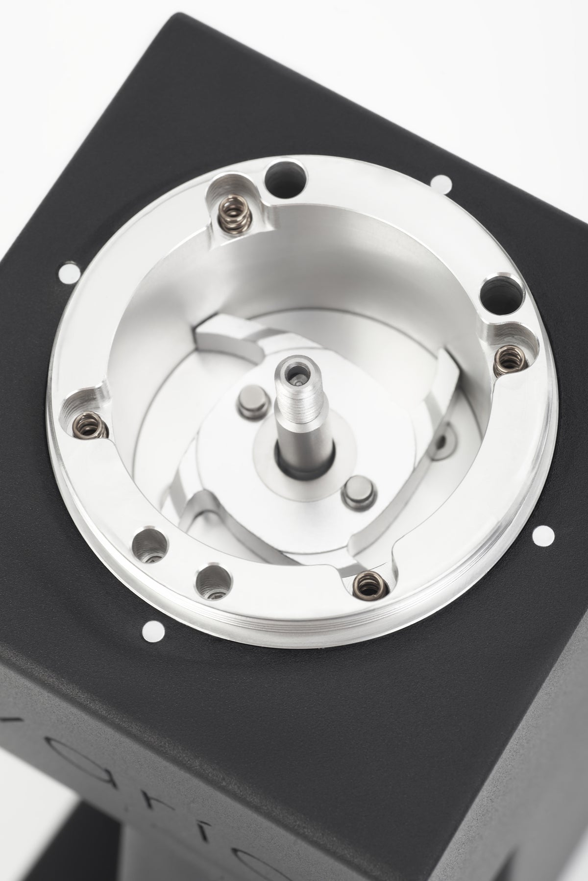 A close view of the machined VS3 grinding chamber