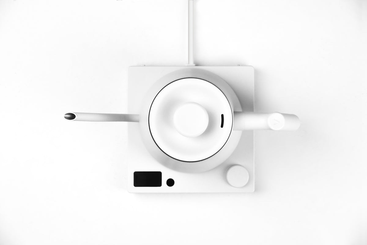 AURA 0.8 L in white, viewed from above with the lid and controls visible