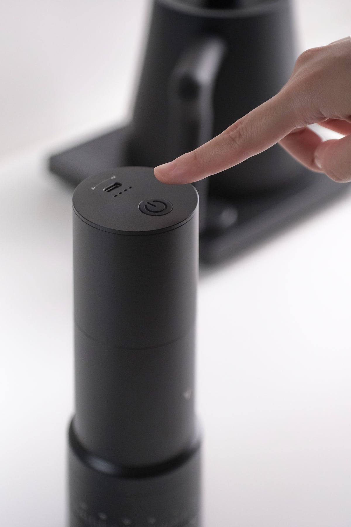 Starting the current EVO Hybrid motor with its top-mounted button