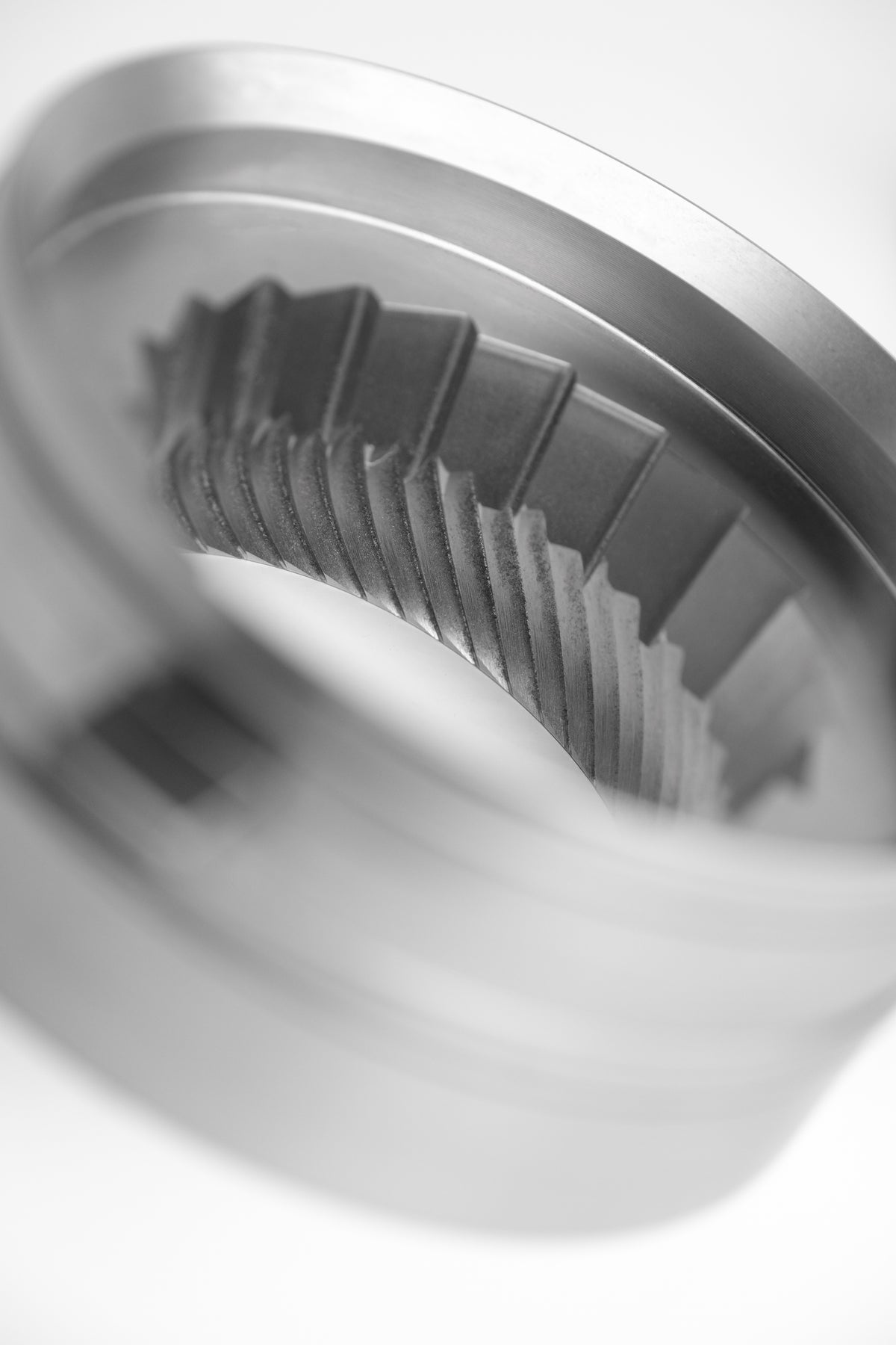 A closer look at the outer burr geometry.