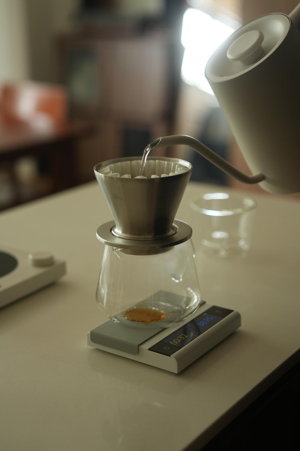 FLO pour-over brewing on a Varia AKU scale